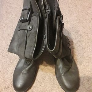R2 grey women booties Size 8 mid-calf